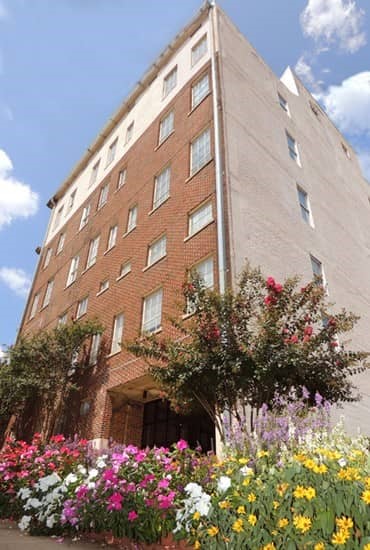 United Jewelers Apartments