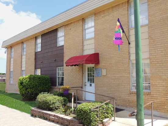 Villa Marquis front office building in shreveport