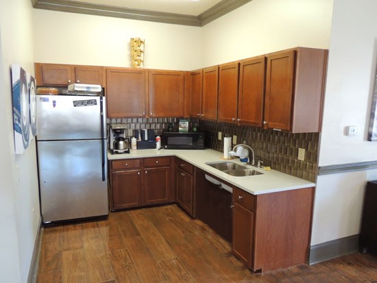 Landing_at_Willow_Bayou_Apartments-Bossier-Clubhouse-kitchen-Catering