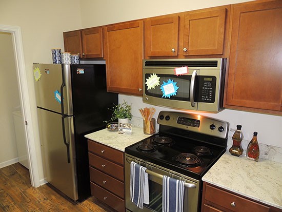Landing_at_Willow_Bayou_Apartments_Bossier_City-Model-Kitchen-stove