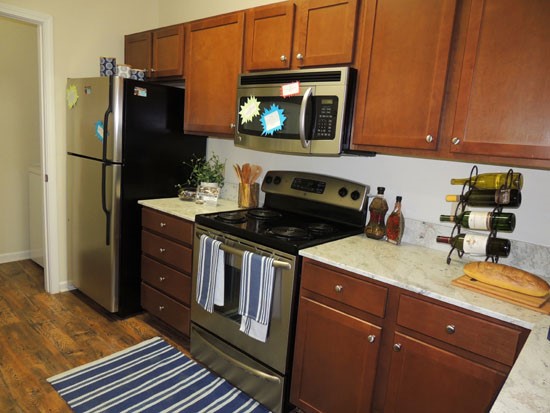 Landing_at_Willow_Bayou_Apartments_Bossier_City-Model-Kitchen-counters-Granite