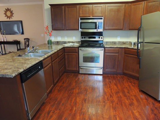 Reflections of Island Park Apartments Kitchen