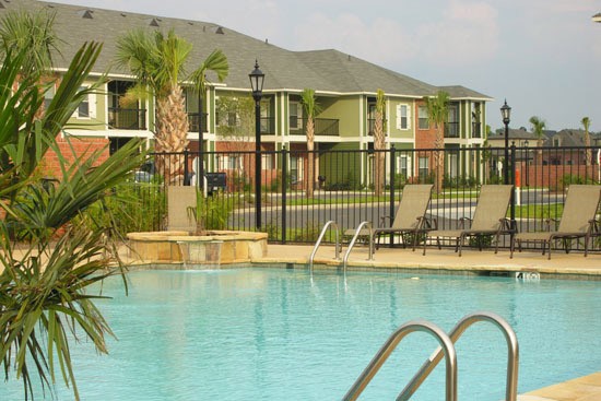 Reflections of Island Park Apartments Pool