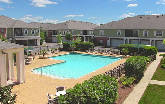 Reflections of Island Park Apartments Pool