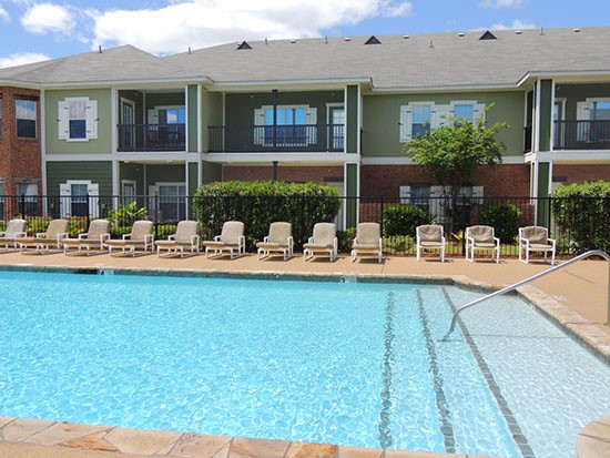 Reflections of Island Park Shreveport Pool