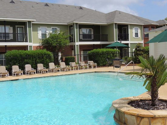 Reflections of Island Park Apartments pool