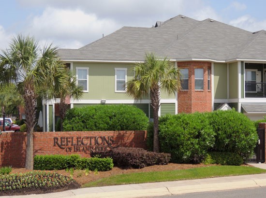 Reflections of Island Park Apartment