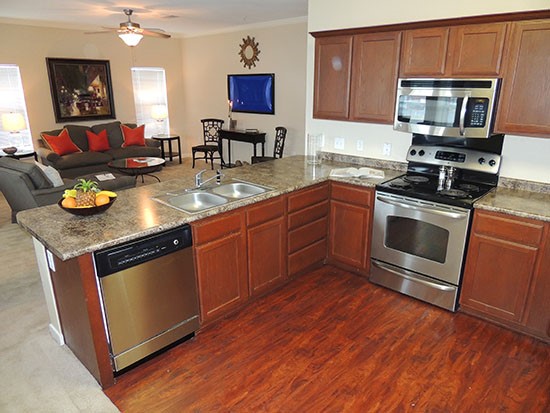 Reflections of Island Park Apartments Kitchen