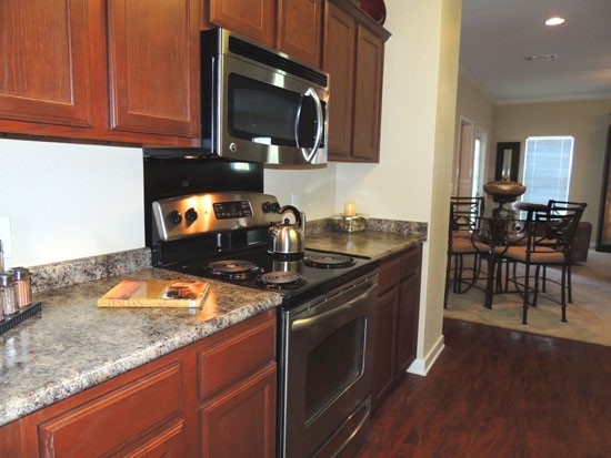 Reflections of Island Park Apartments Kitchen
